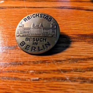 Reichstag Berlin pin